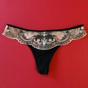 CALVIN KLEIN BLACK Tempt Floral Lace Thong Panties